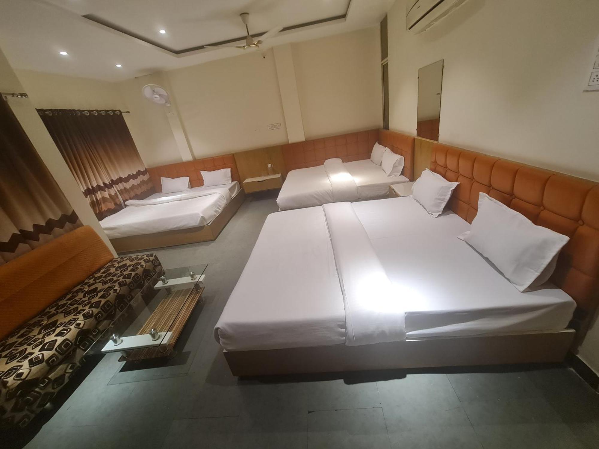 Hotel Empire Удджайн Экстерьер фото