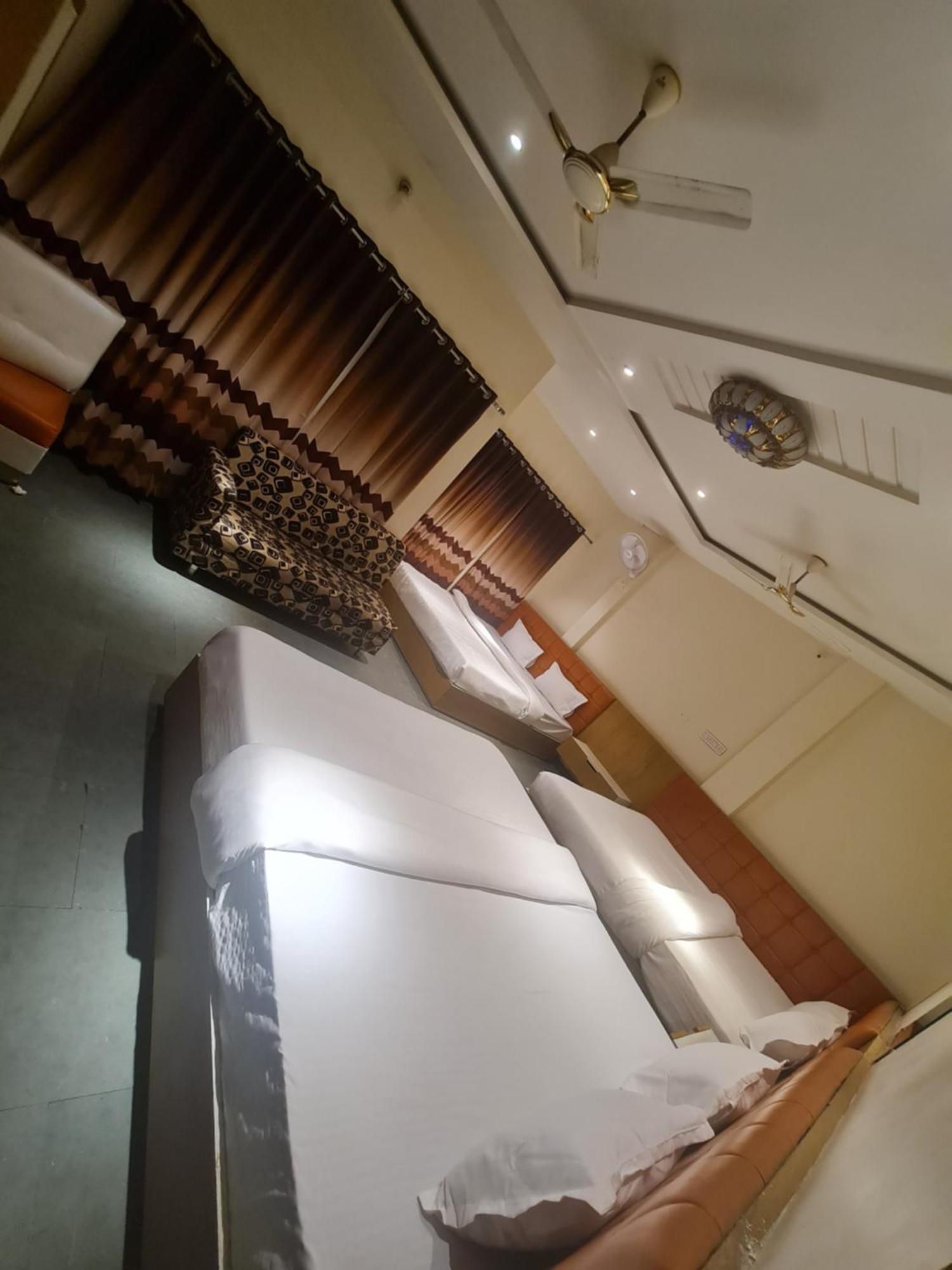 Hotel Empire Удджайн Экстерьер фото