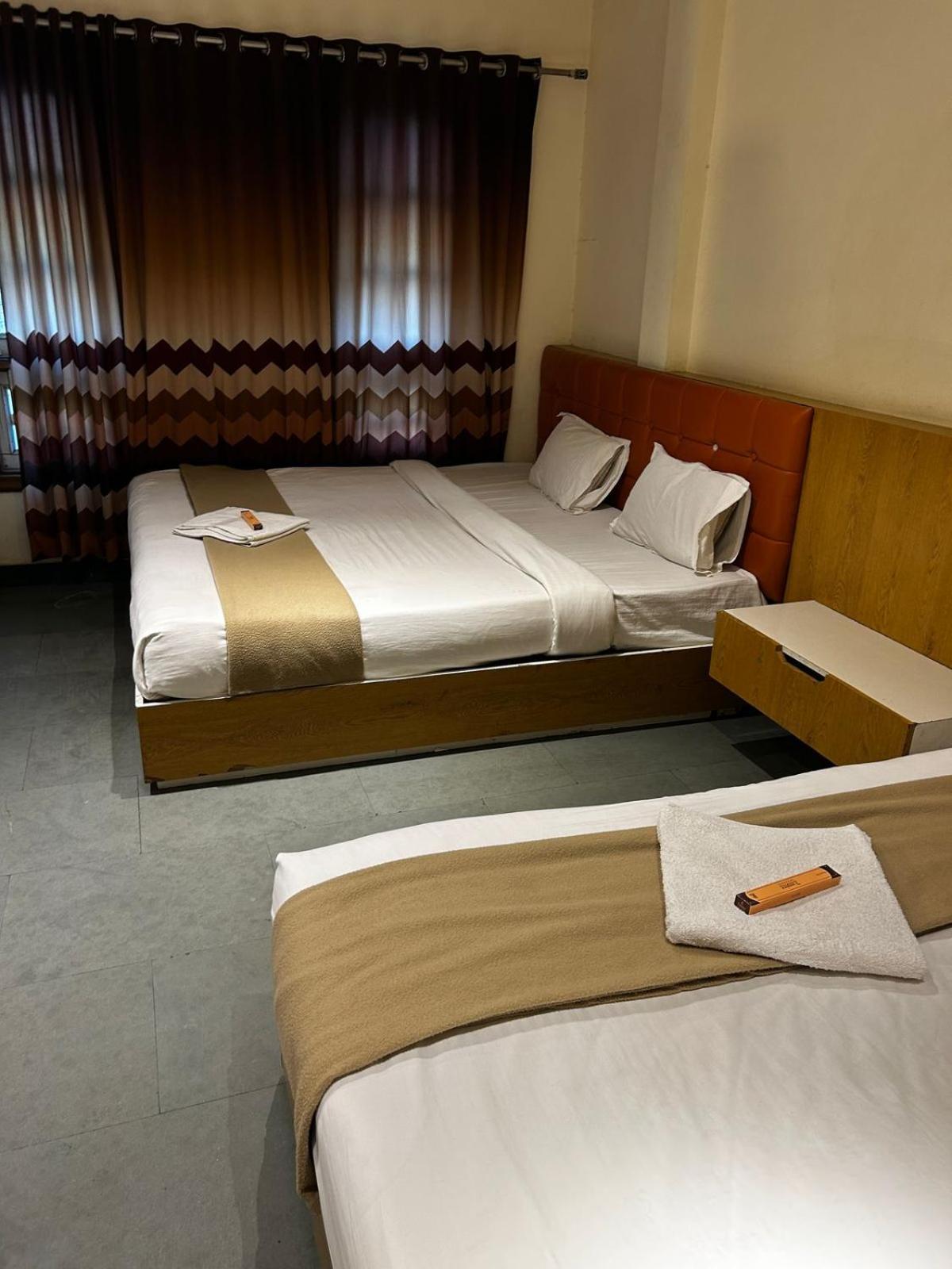 Hotel Empire Удджайн Экстерьер фото
